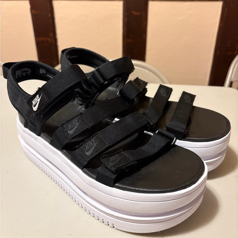 Nike Black and White Women's Sandals